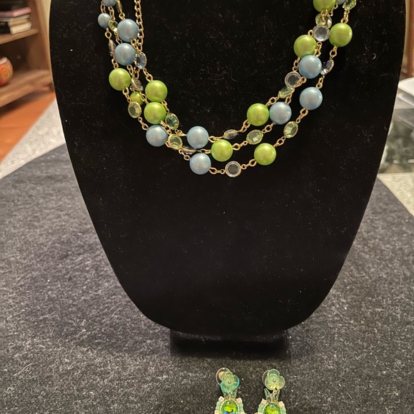 Gold tone Green and Light Blue Crystal Necklace and Matching Earrings Set - Picture 4 of 8